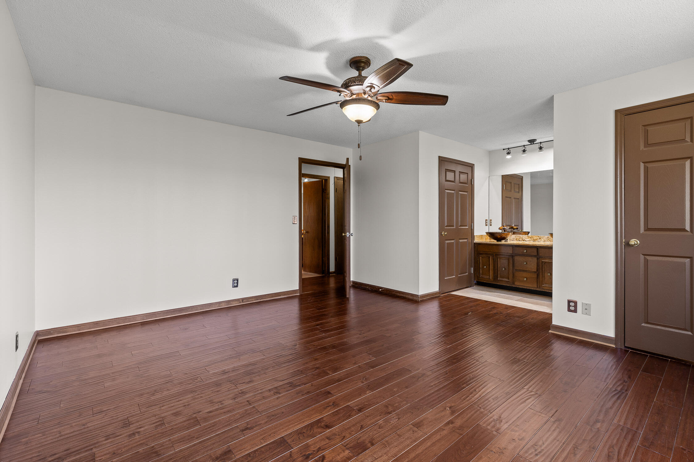707 Windy Way