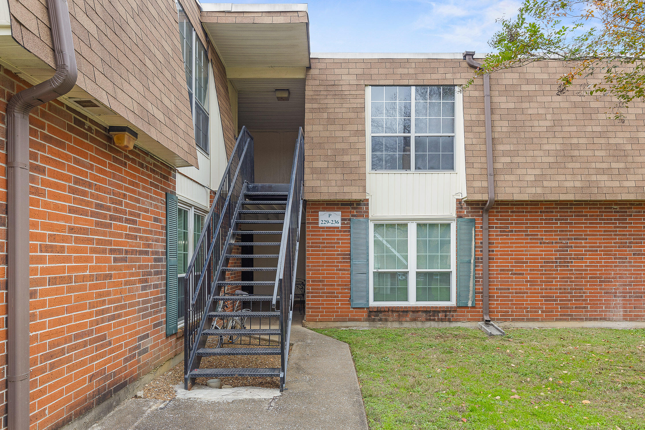 900 Mountain Creek Road, P235