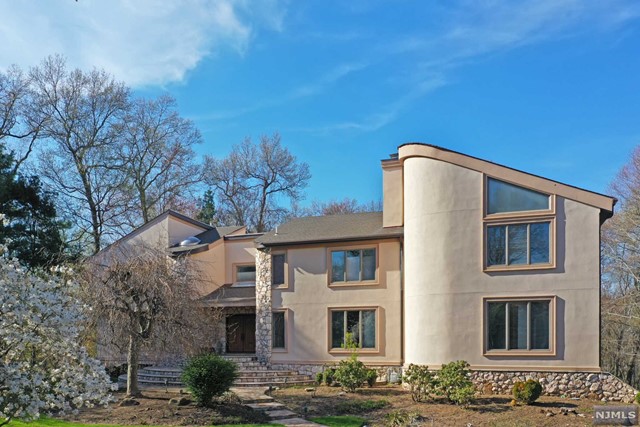 585 Dock Road