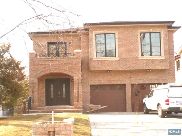 746 Edgewater Avenue