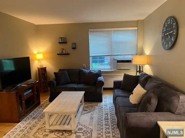 8450 Boulevard East 1G