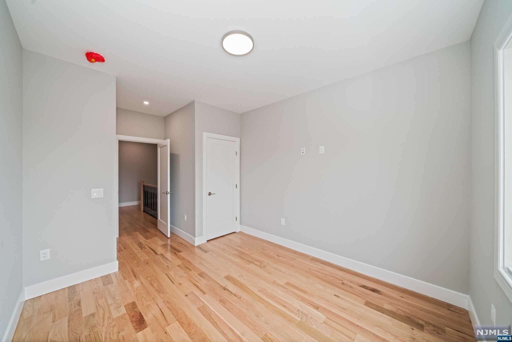 313 8th Street 1