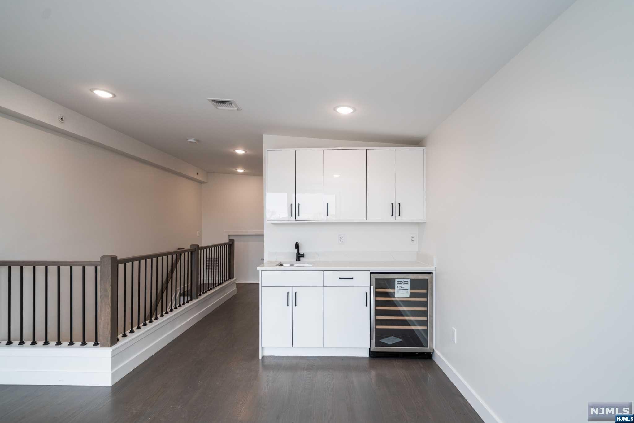 83 Crescent Avenue A