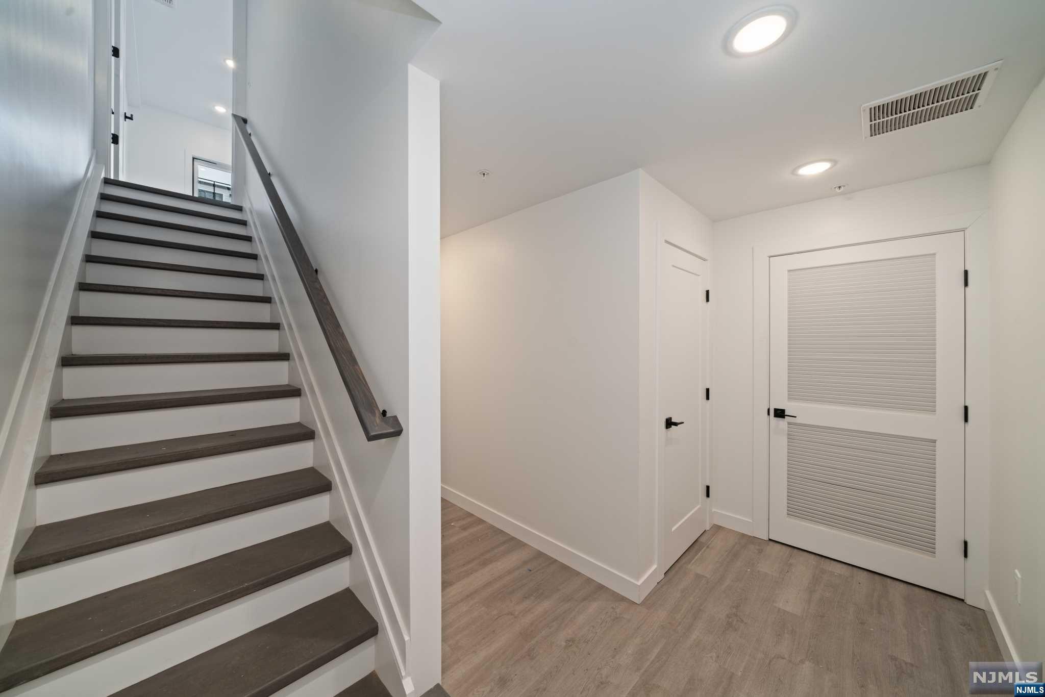 83 Crescent Avenue A