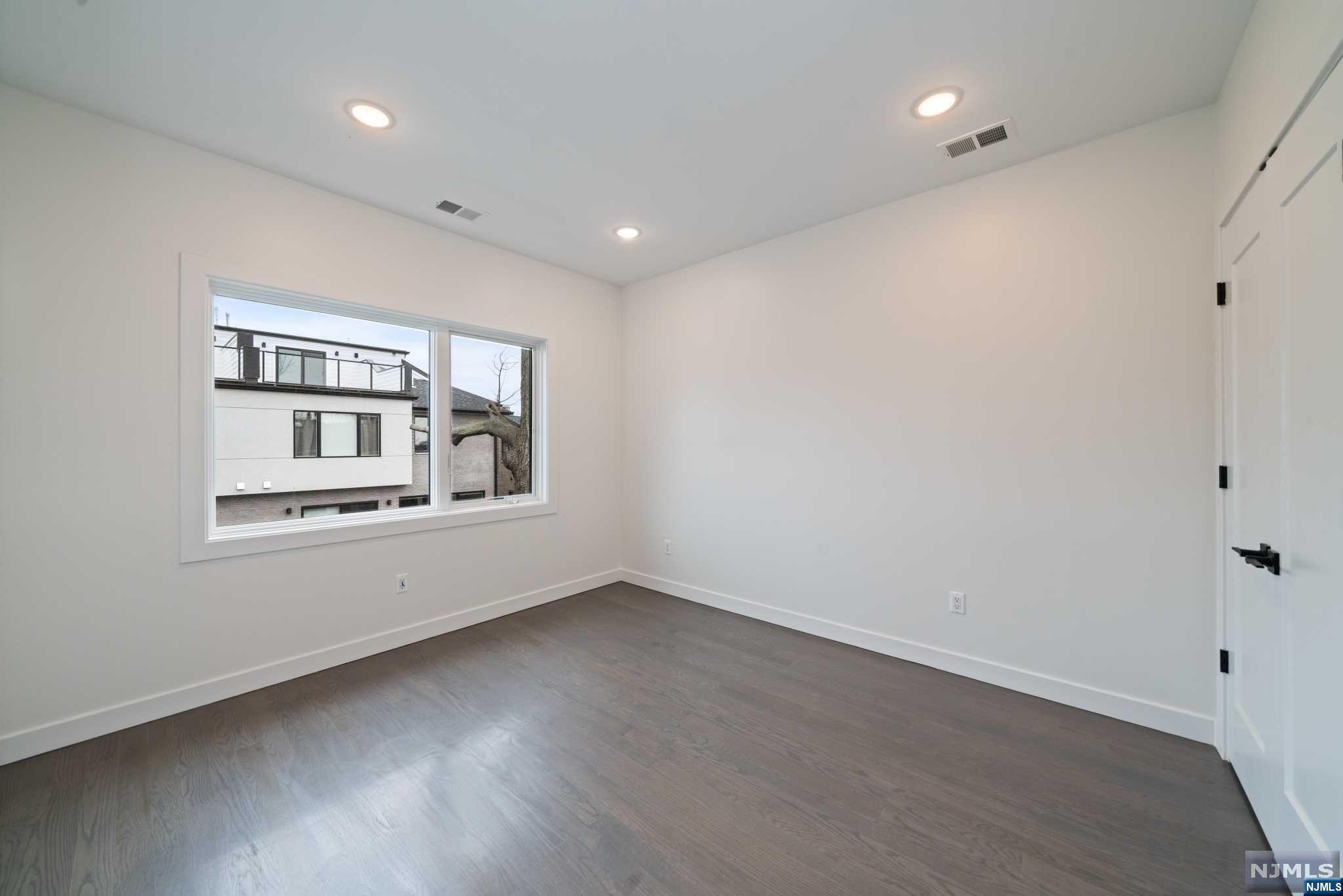 83 Crescent Avenue A