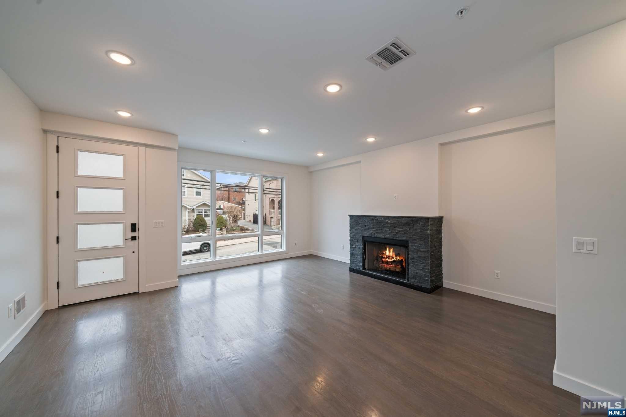 83 Crescent Avenue A