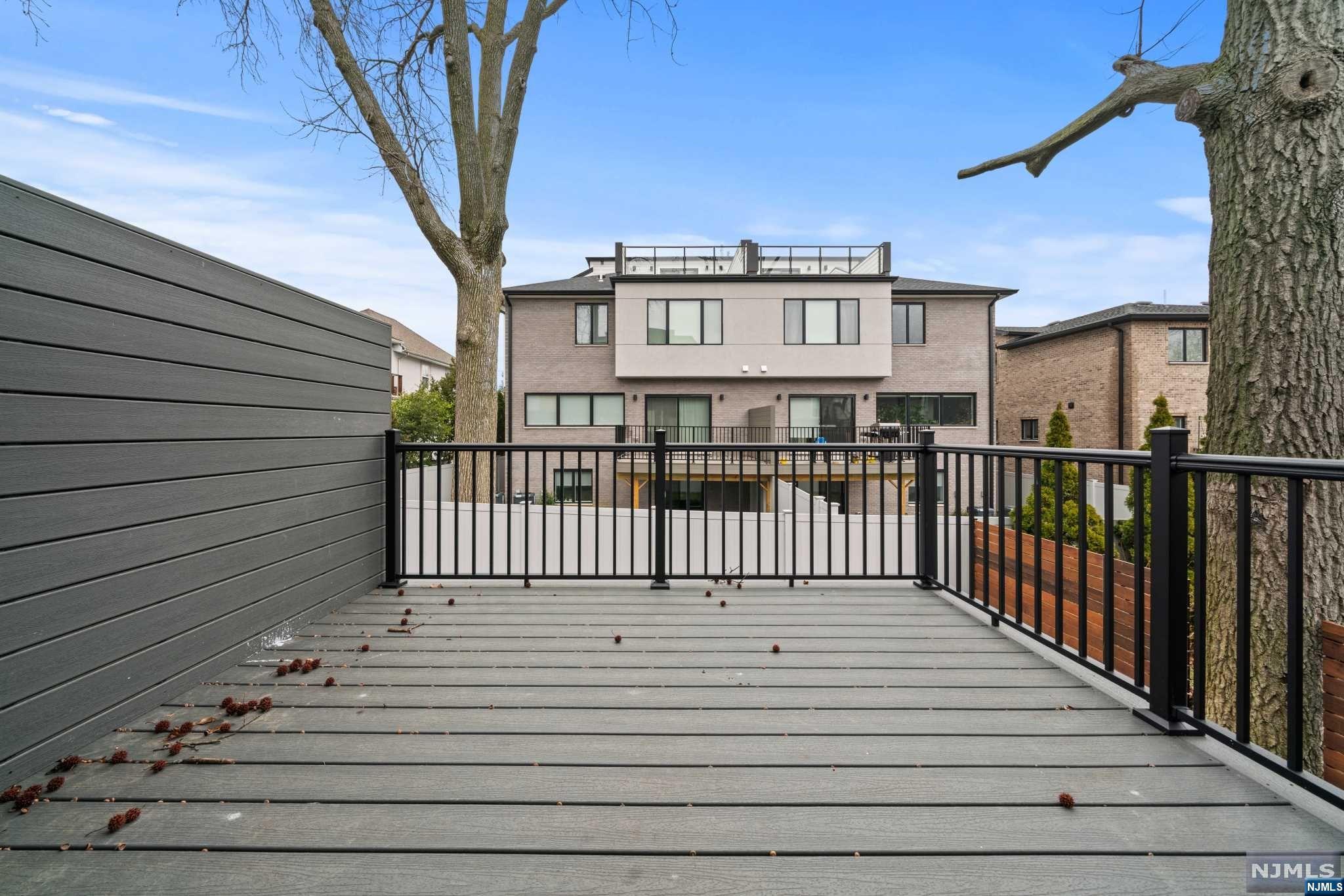 83 Crescent Avenue A