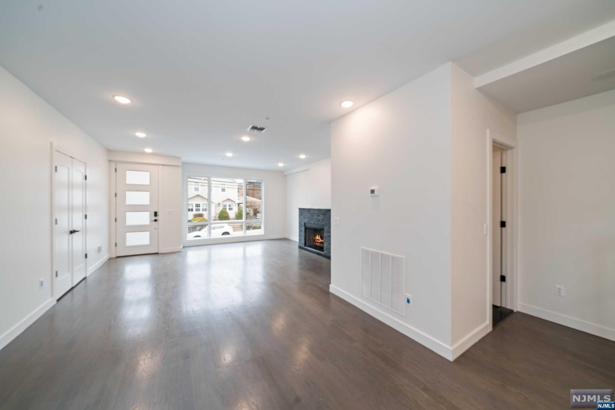 83 Crescent Avenue A