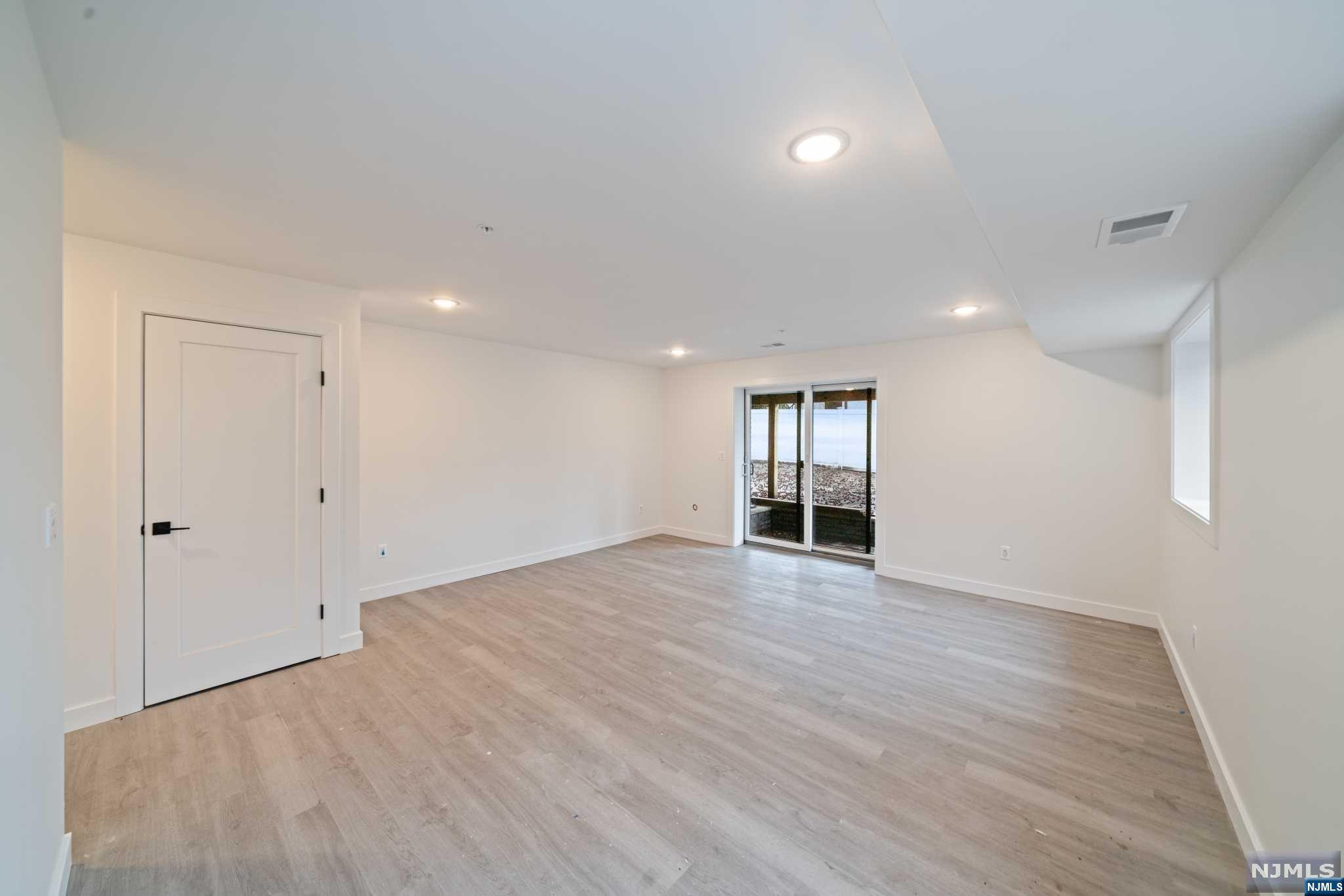 83 Crescent Avenue A