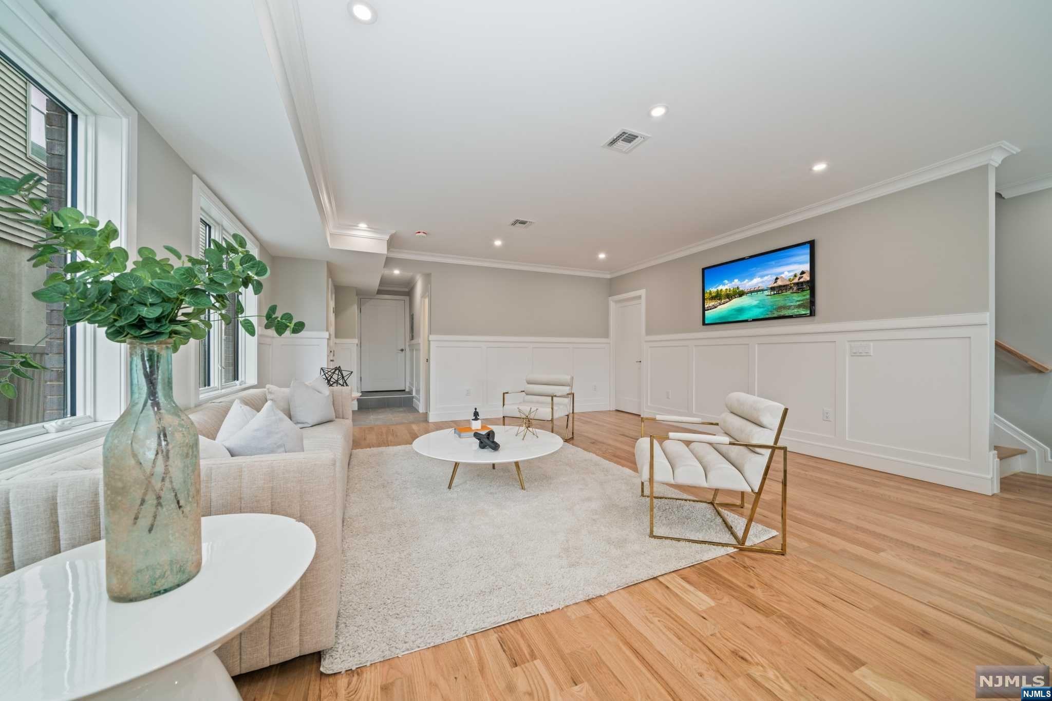 311 8th Street 1