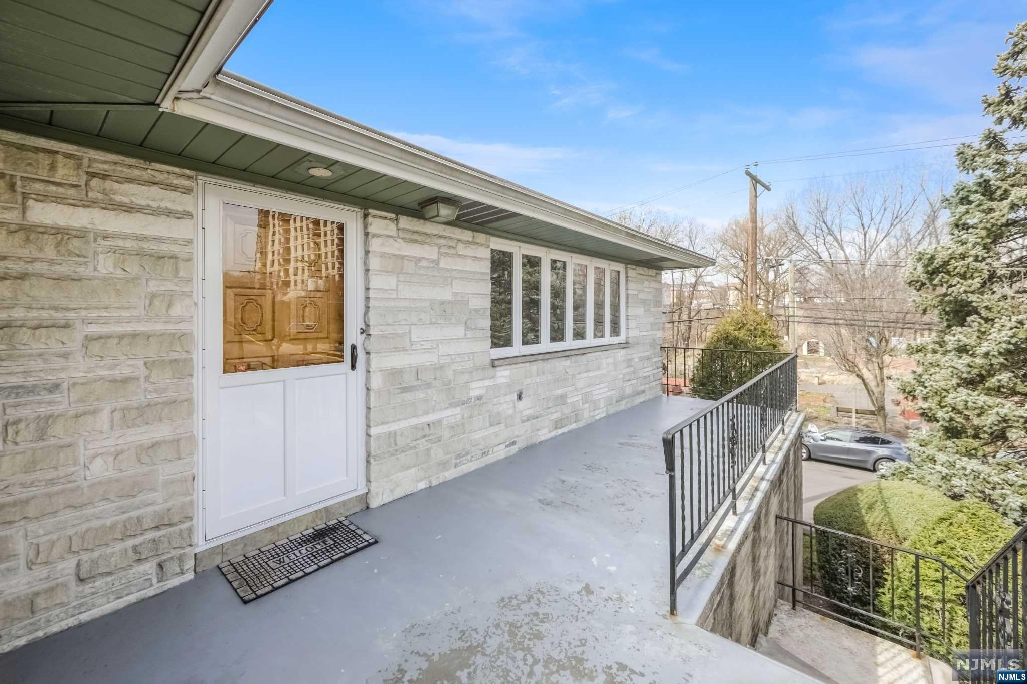 470 Palisades Boulevard