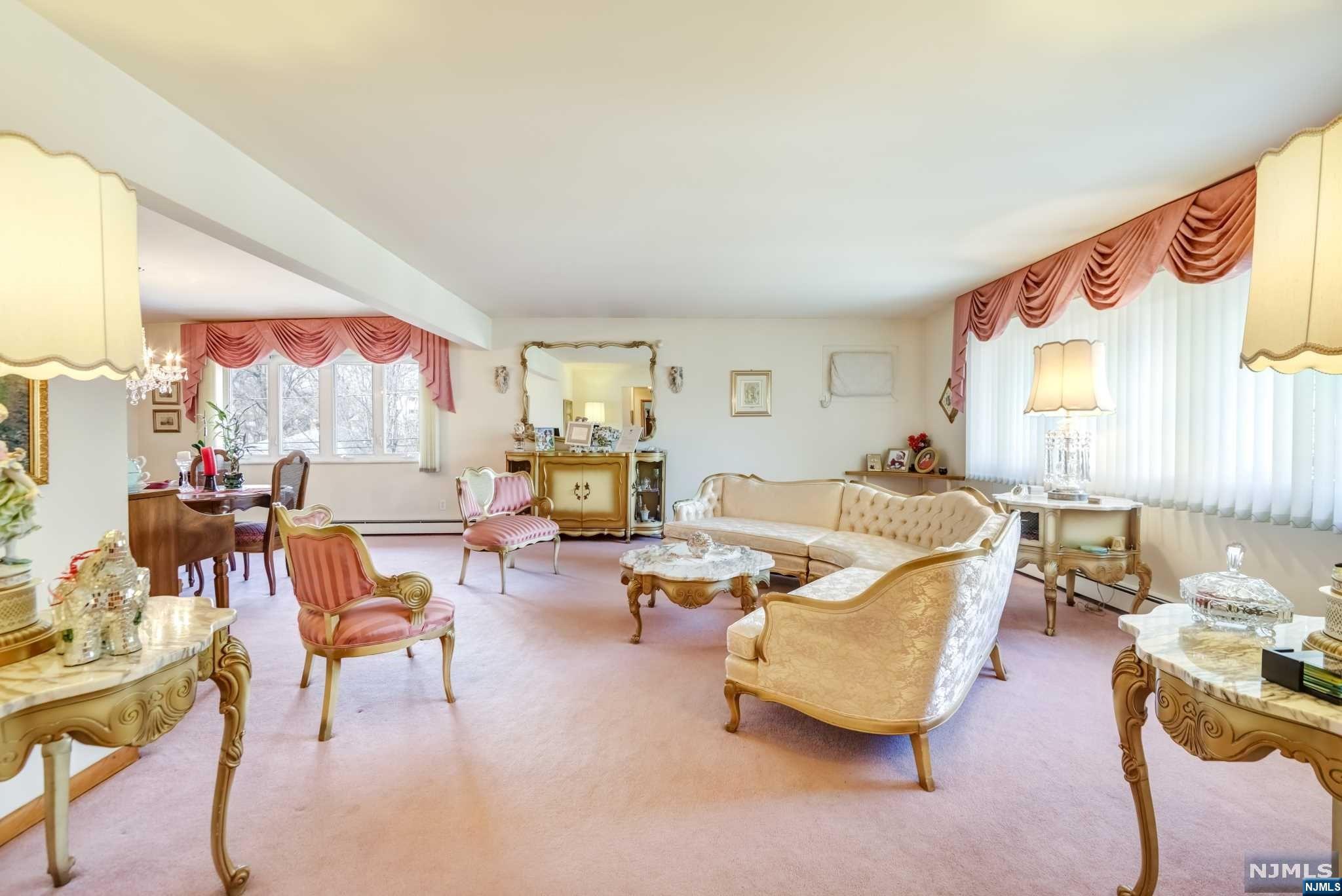470 Palisades Boulevard