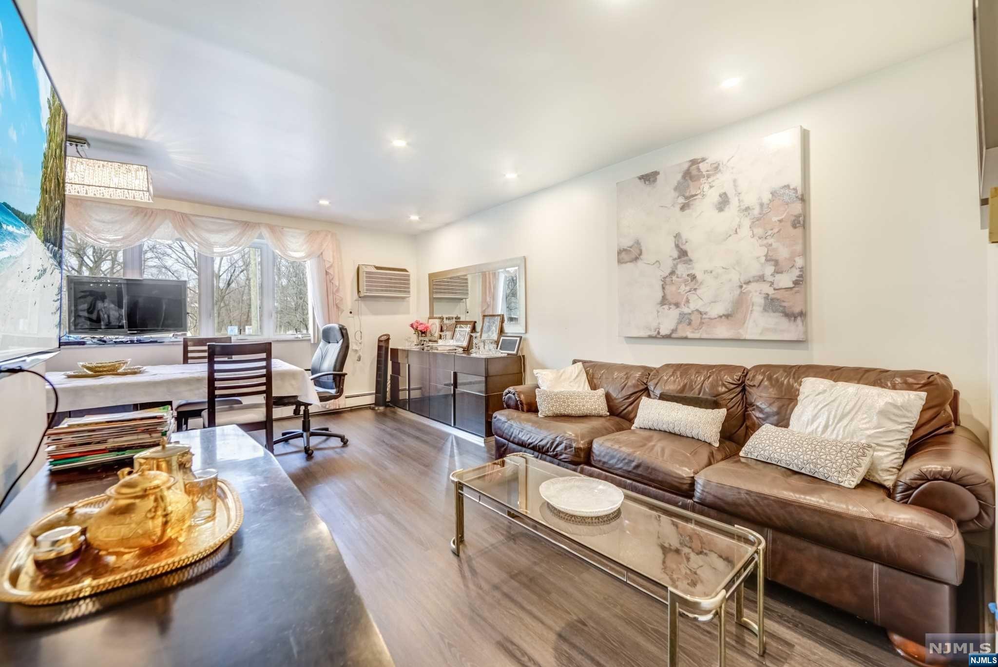470 Palisades Boulevard
