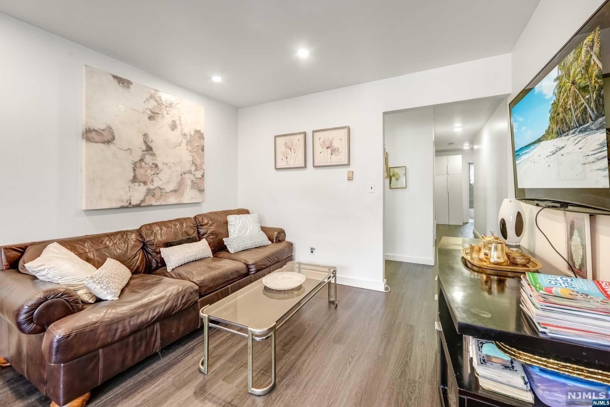 470 Palisades Boulevard