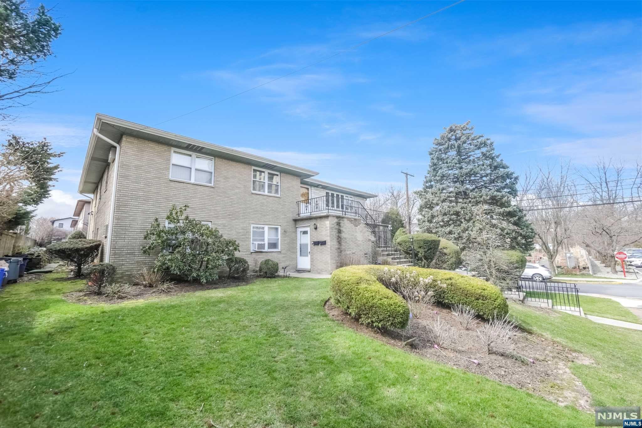 470 Palisades Boulevard
