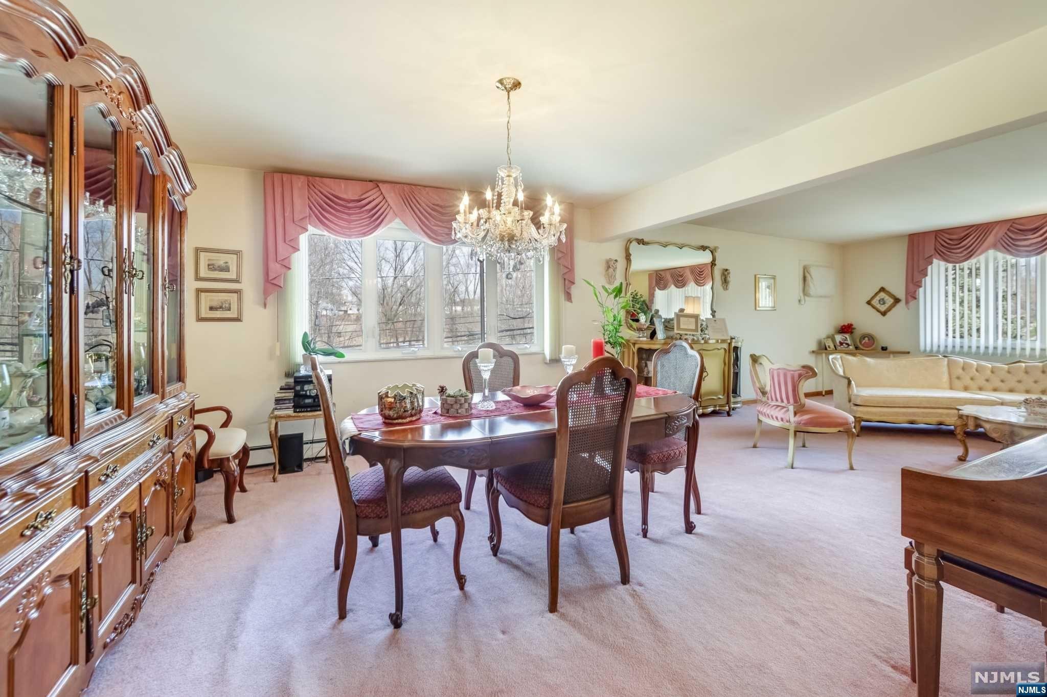 470 Palisades Boulevard