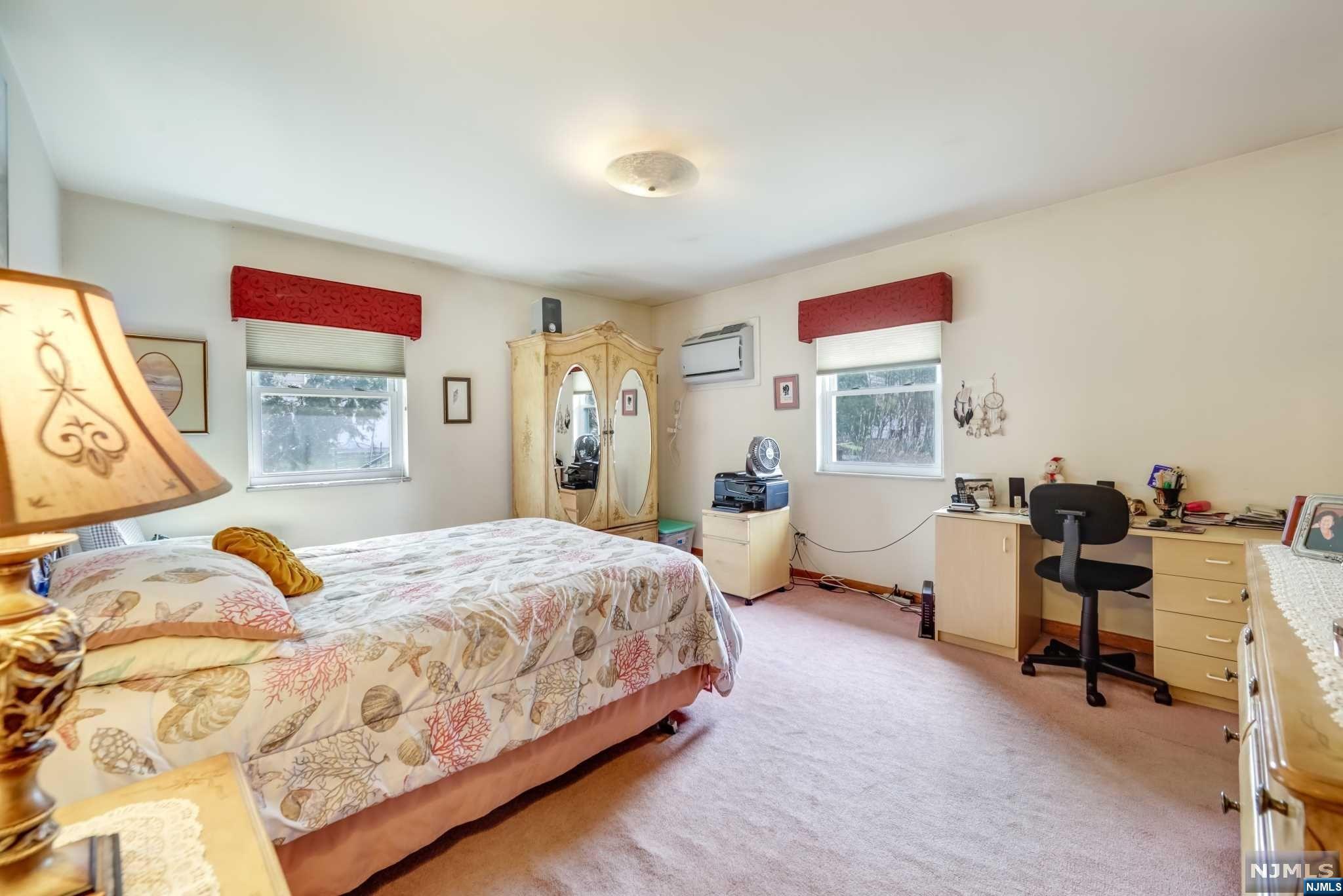 470 Palisades Boulevard