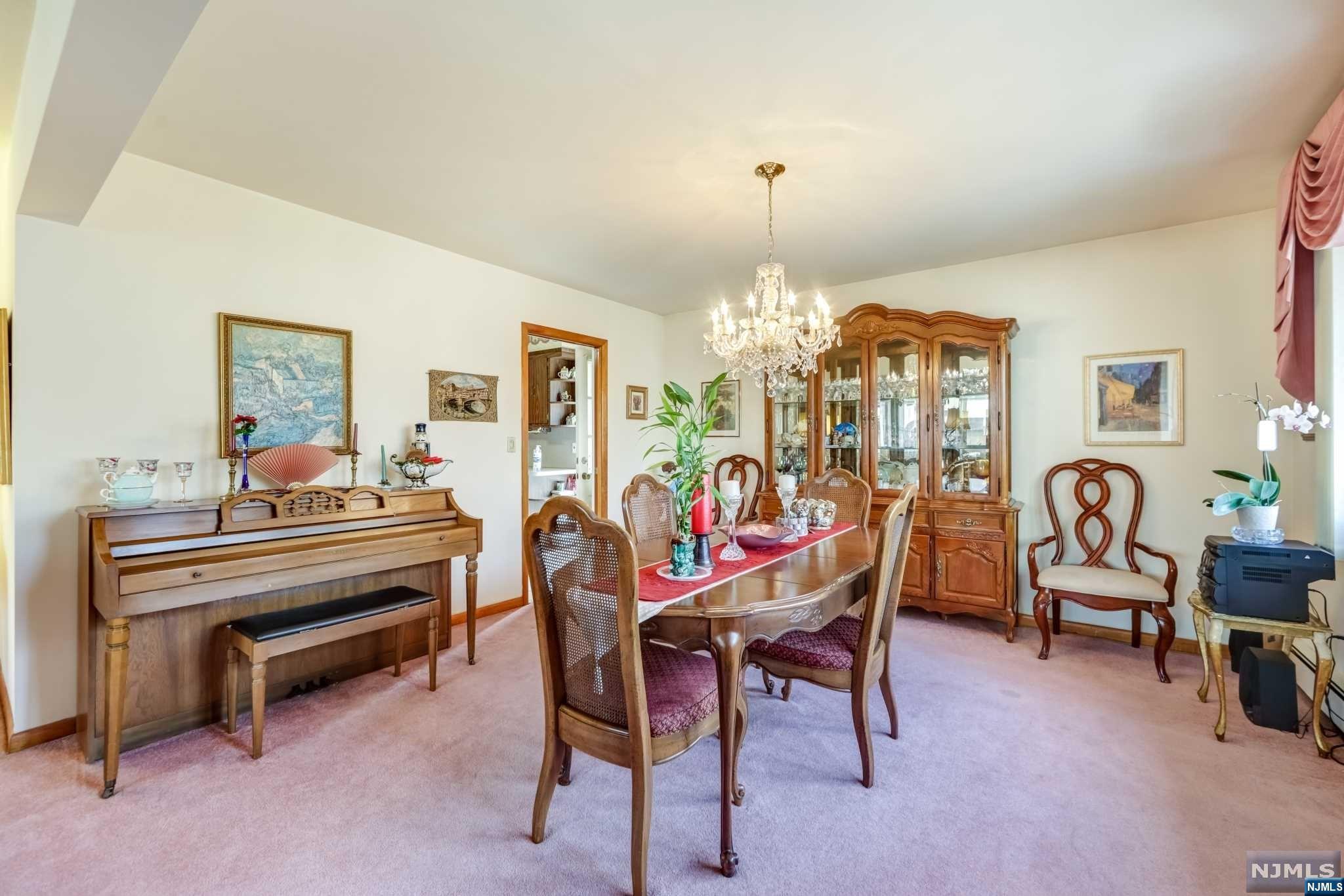 470 Palisades Boulevard