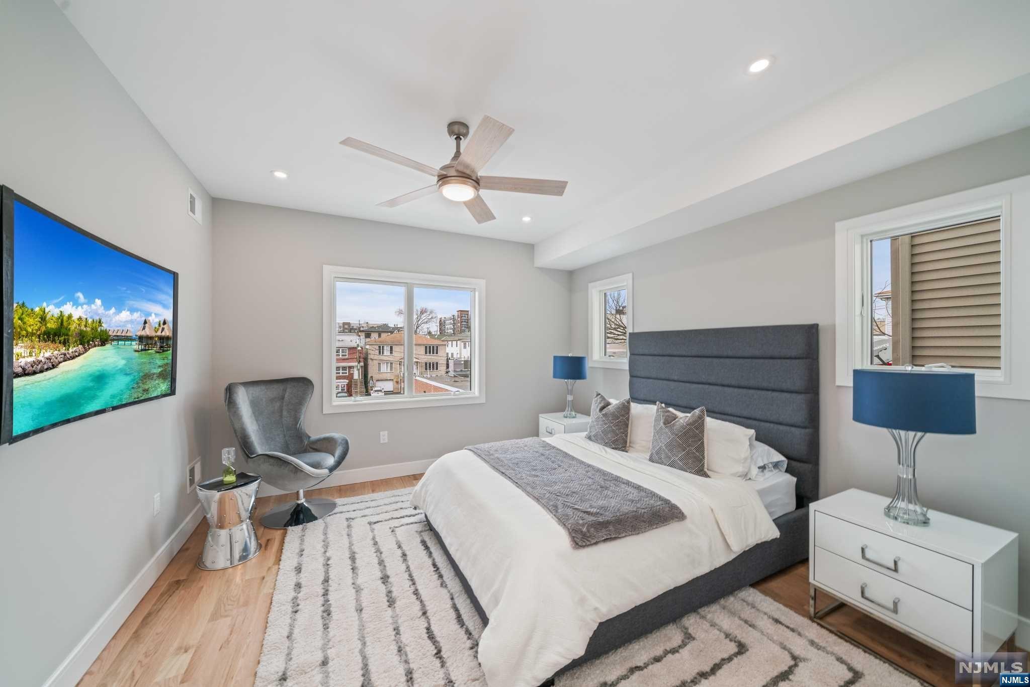 319 8th Street 1