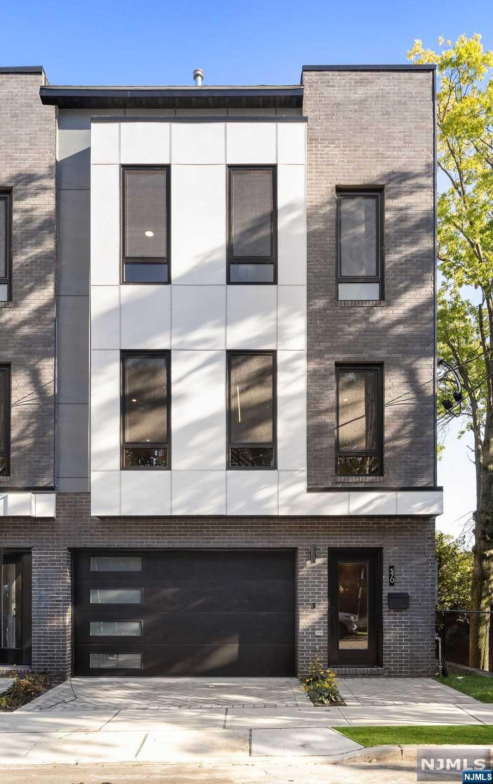 574 Kearney Avenue