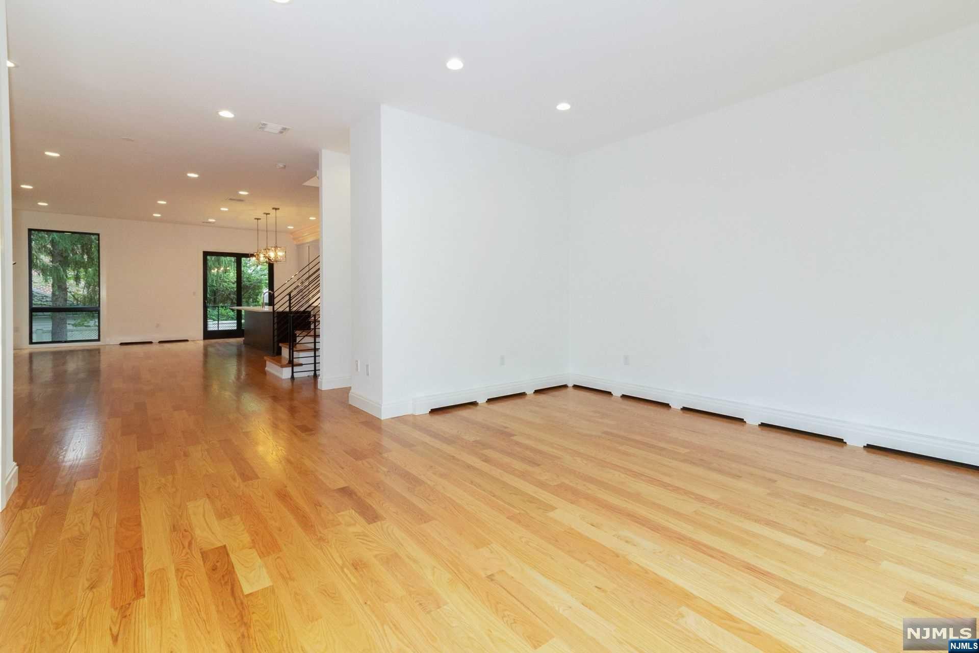 285 Slocum Way
