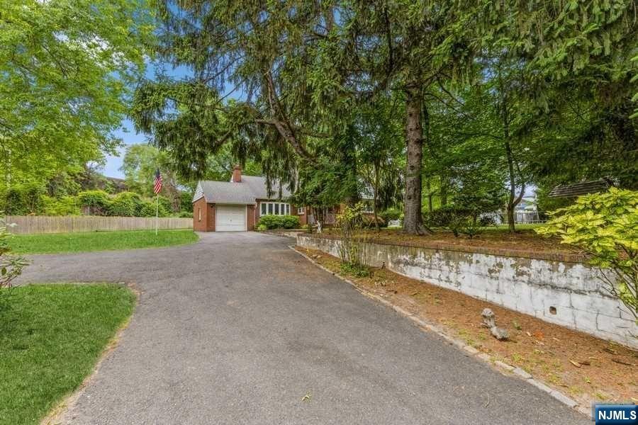187 Saddle River Road