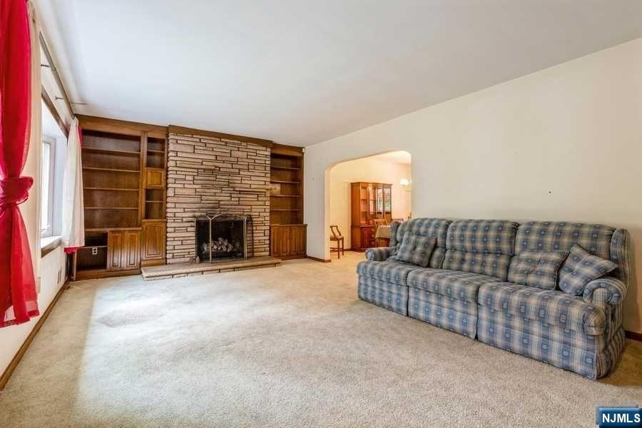 187 Saddle River Road
