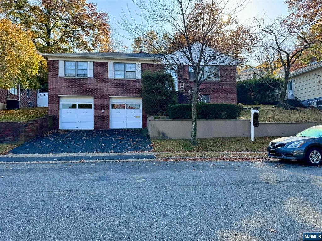 644 Oak Street