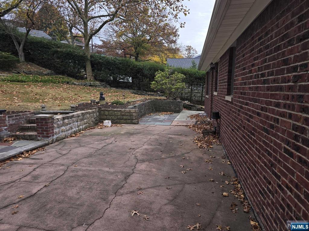 644 Oak Street