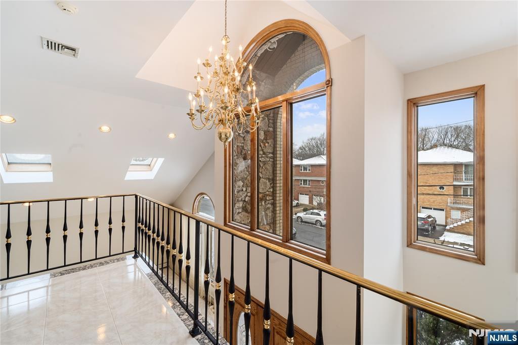 488 Walnut Street