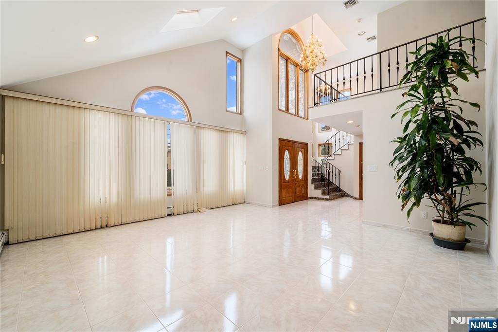 488 Walnut Street
