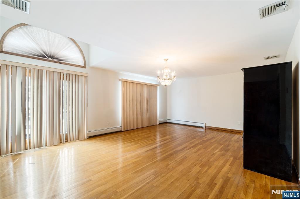 488 Walnut Street