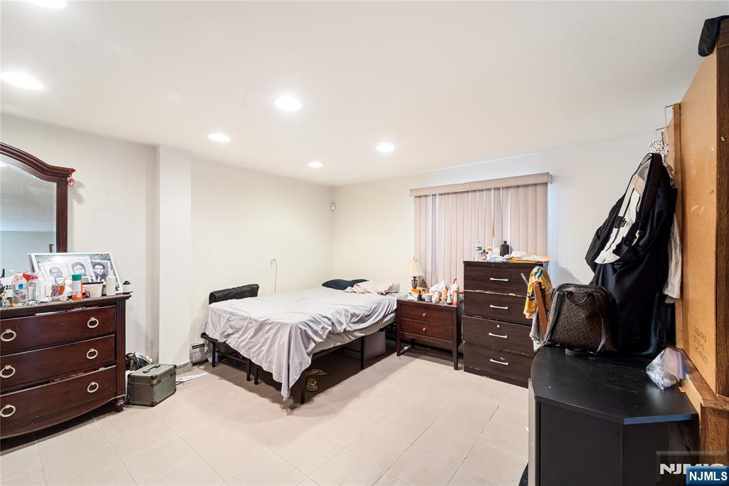 488 Walnut Street