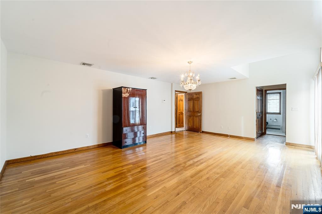 488 Walnut Street