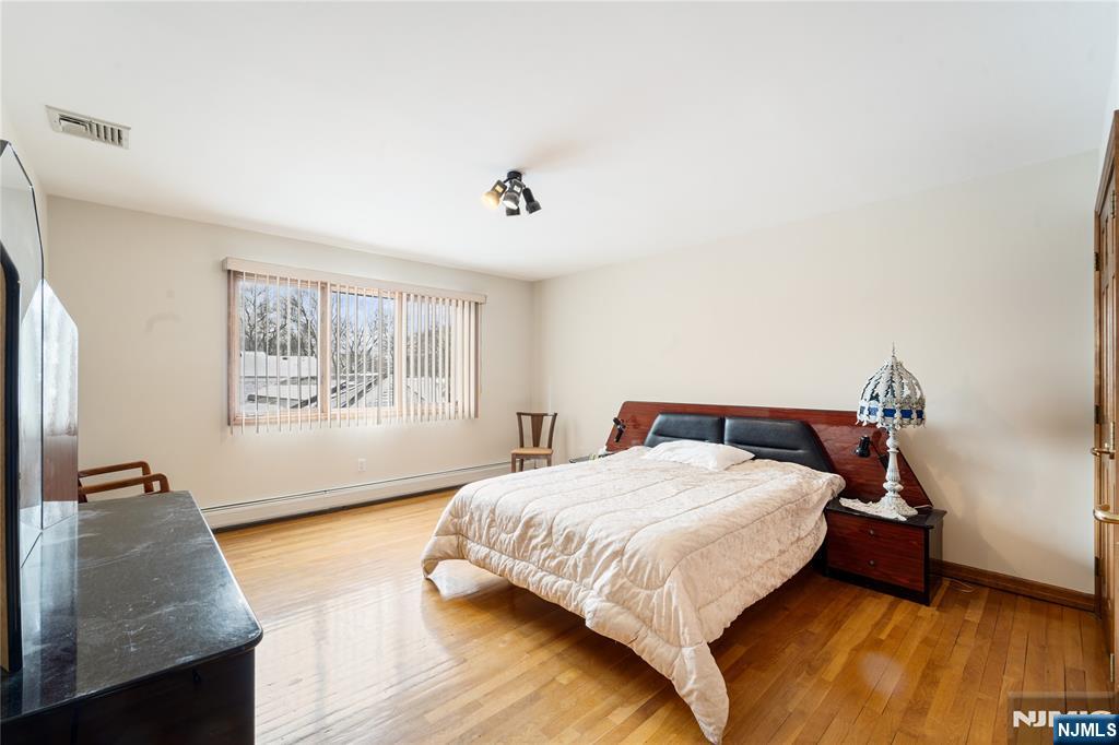 488 Walnut Street