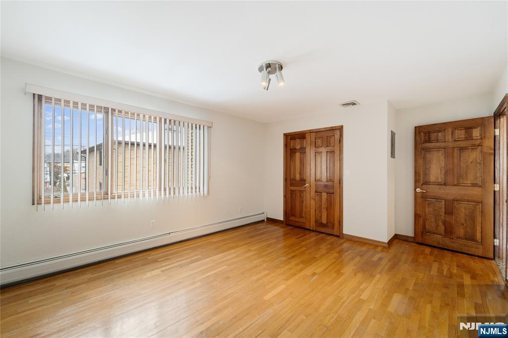 488 Walnut Street