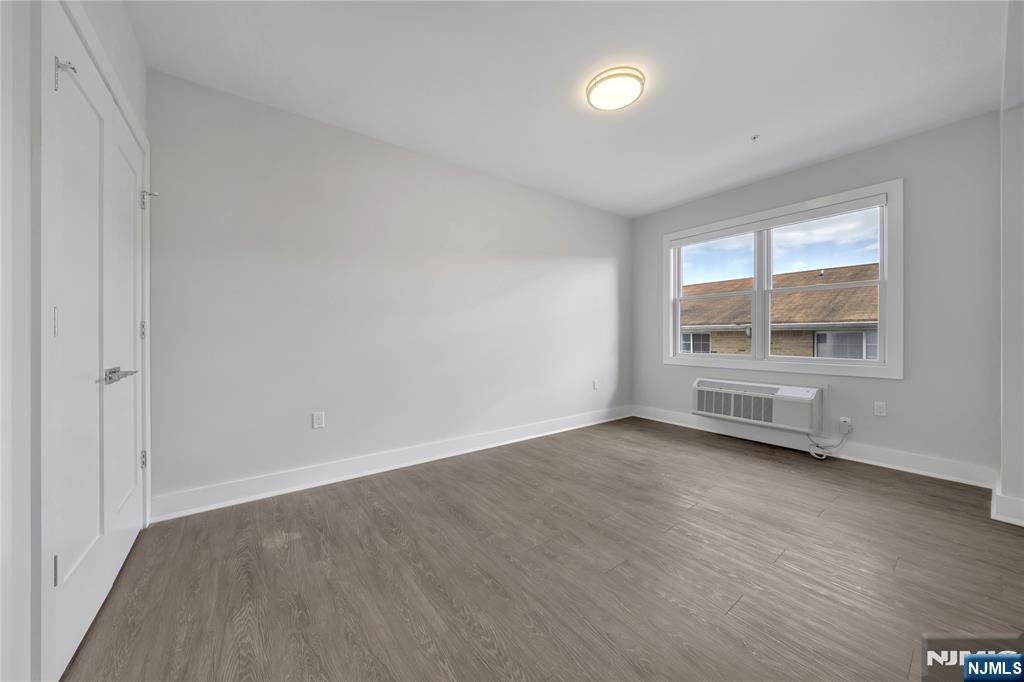 491 Walker Street 3E