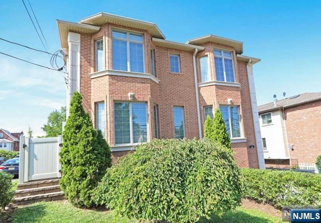 20 W Palisades Boulevard B