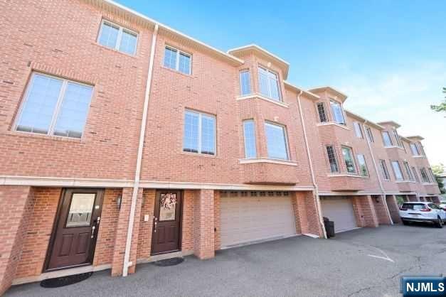 20 W Palisades Boulevard B