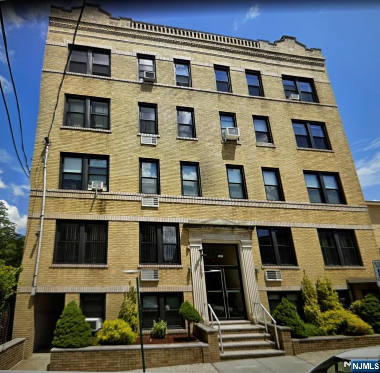 287 Lawton Avenue 17