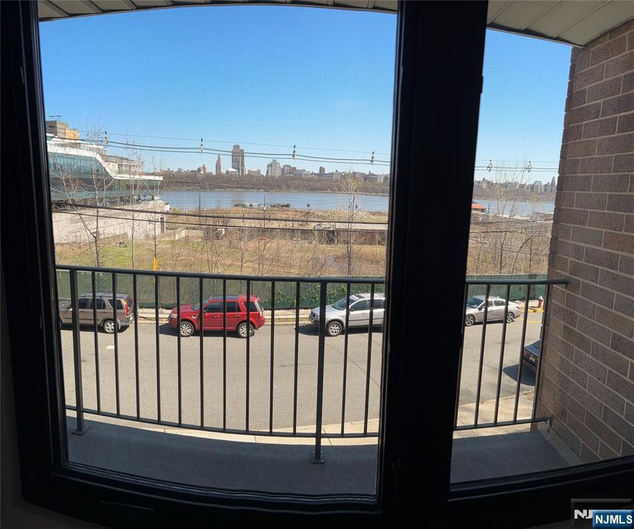 148 Undercliff Avenue