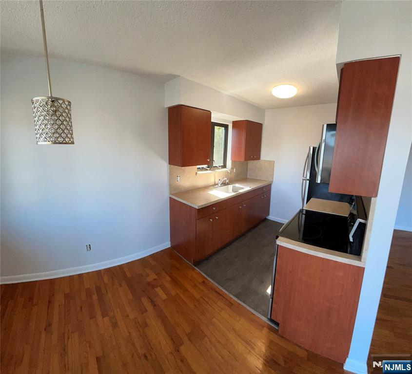 148 Undercliff Avenue