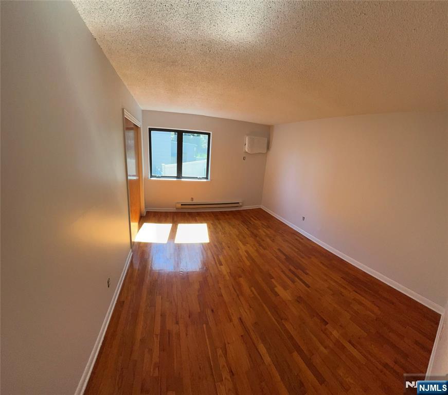 148 Undercliff Avenue