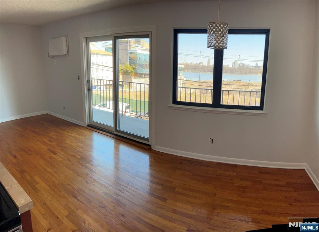 148 Undercliff Avenue