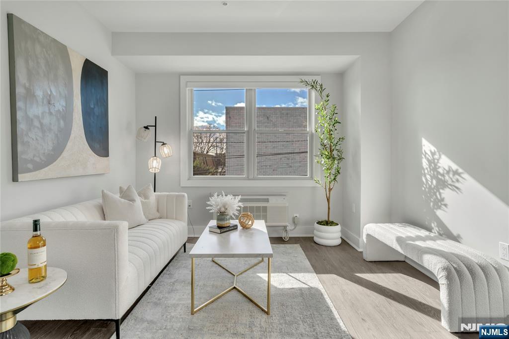 491 Walker Street 3A