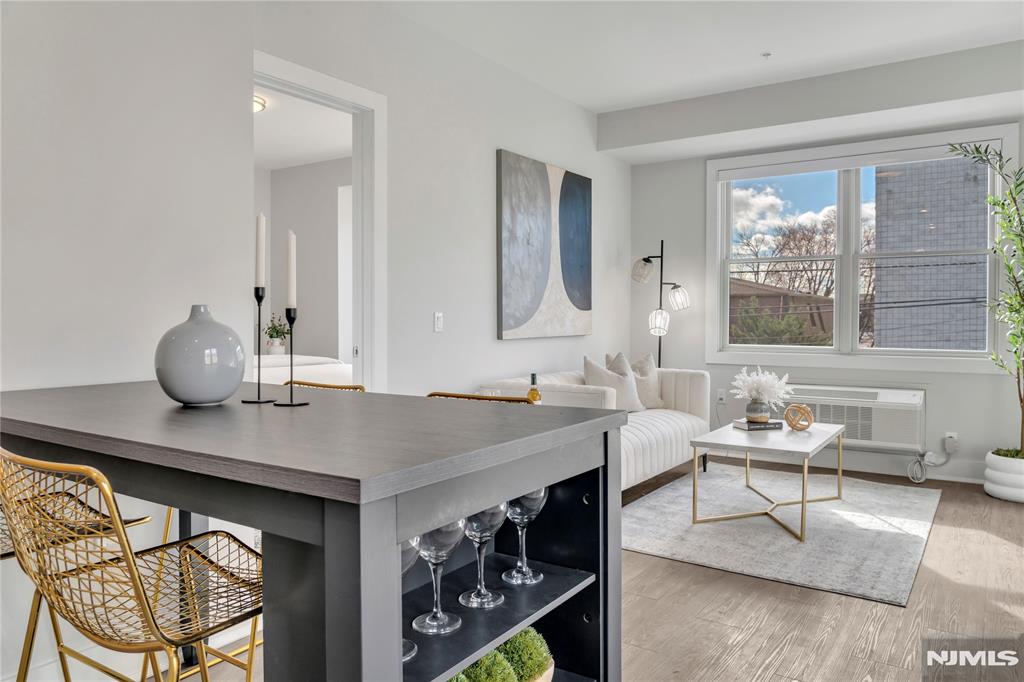 491 Walker Street 3A