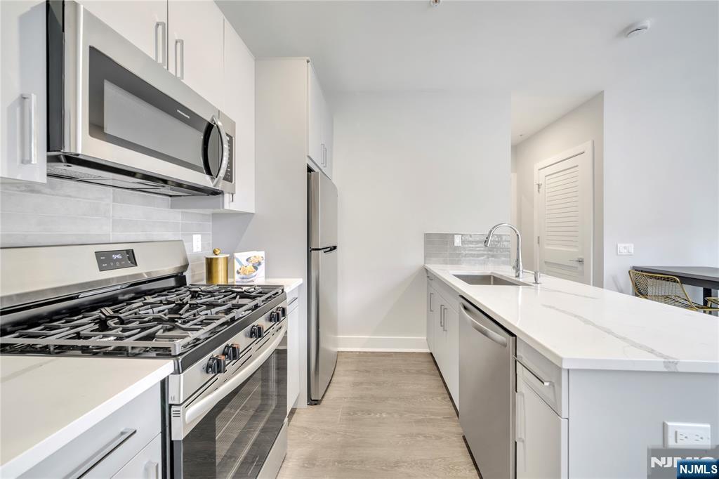 491 Walker Street 3A