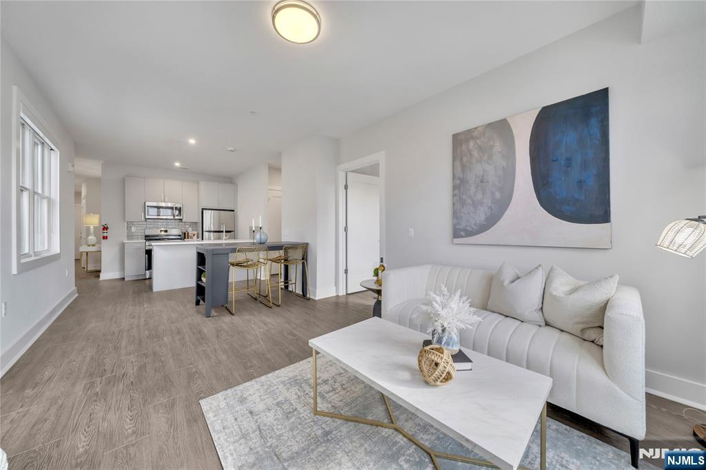 491 Walker Street 3A