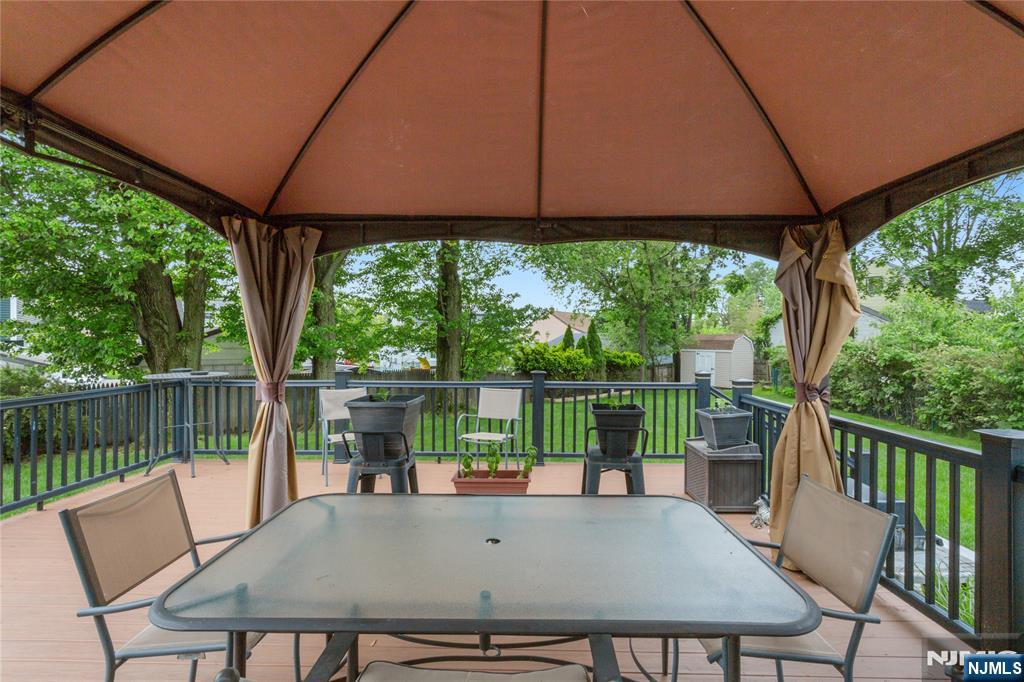 4 White Oak Drive