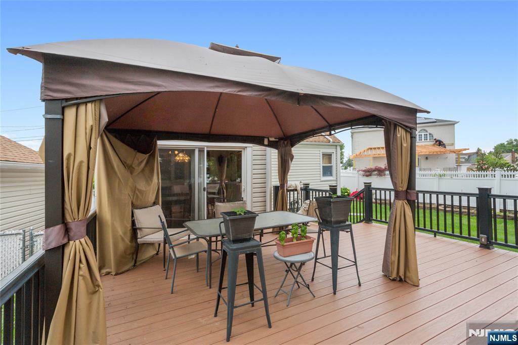 4 White Oak Drive
